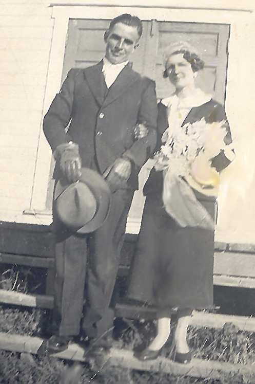 VIngtage image of a couple, possibly on wedding day.